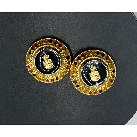 Liz Claiborne Vintage Lg Oval Black Enamel Jewel Crest Clip Earrings - Picture 2 of 16